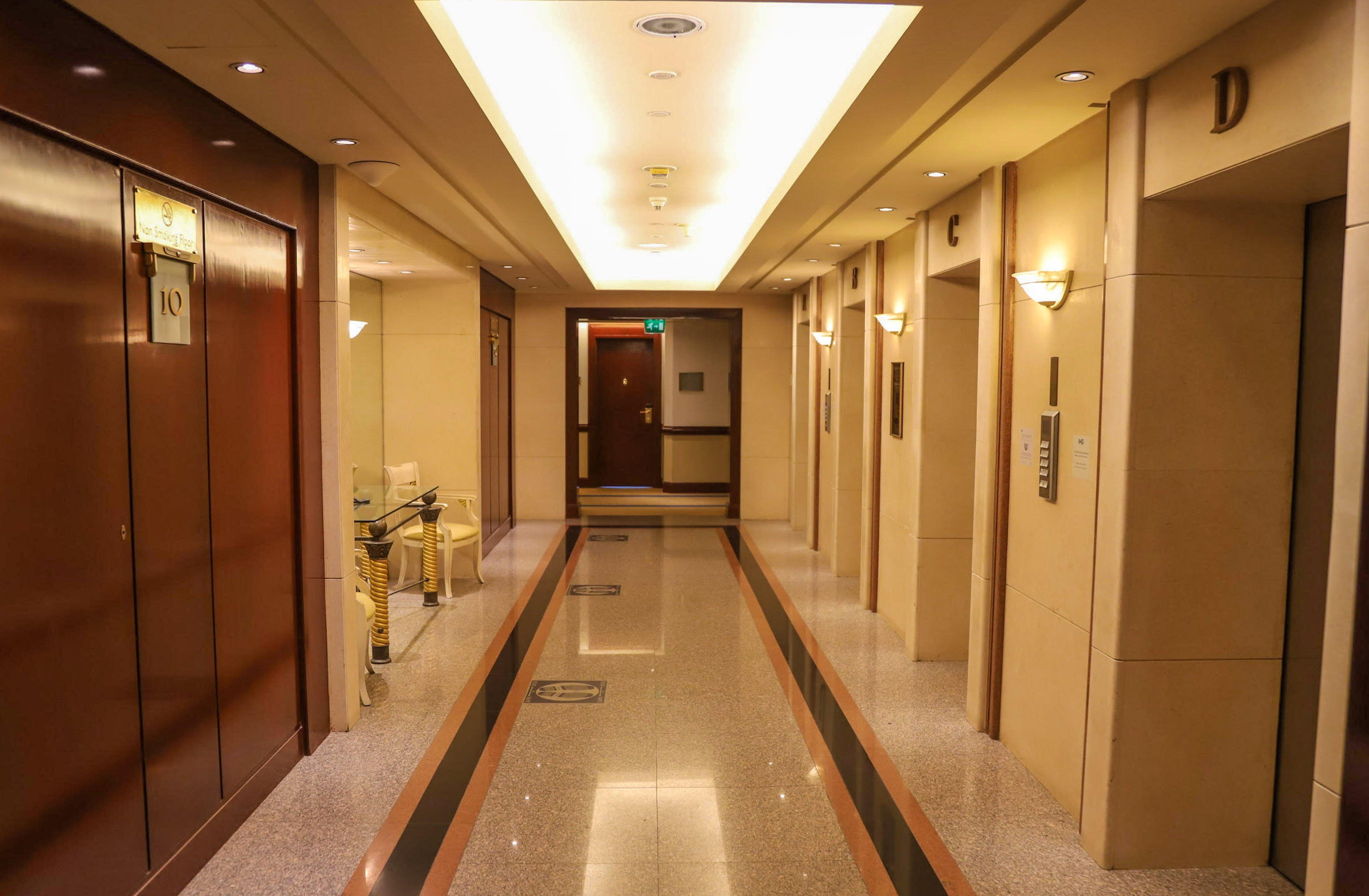 开罗城市之星洲际酒店 外观 照片 A typical corridor